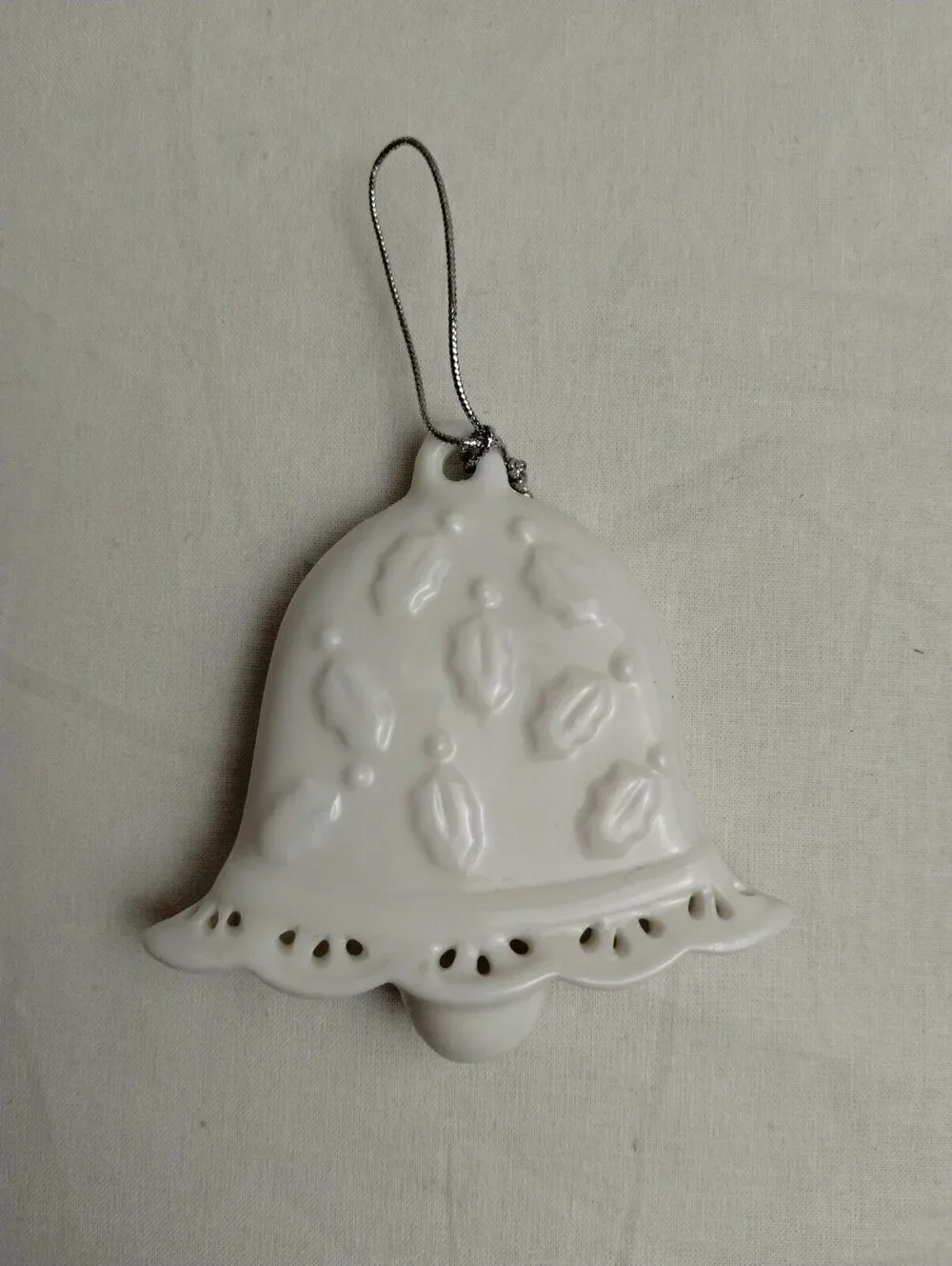 Provo Craft Ornaments Bell - Lacy - Holly Leaves
